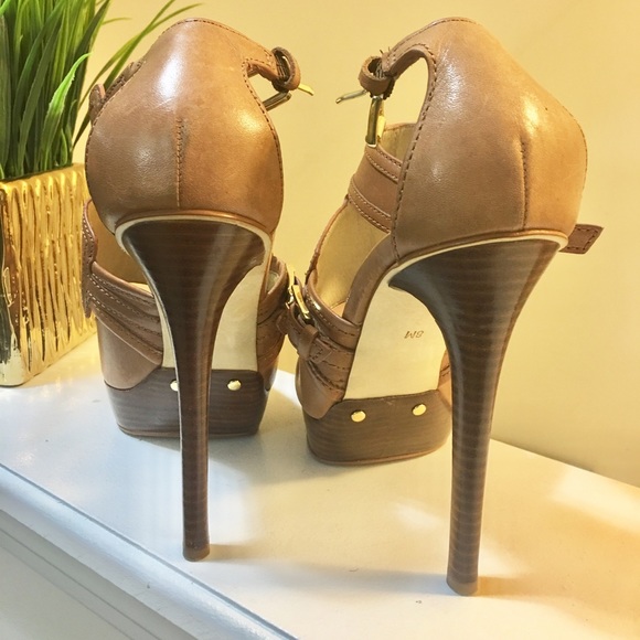 Michael Kors  Pump - Picture 3 of 6